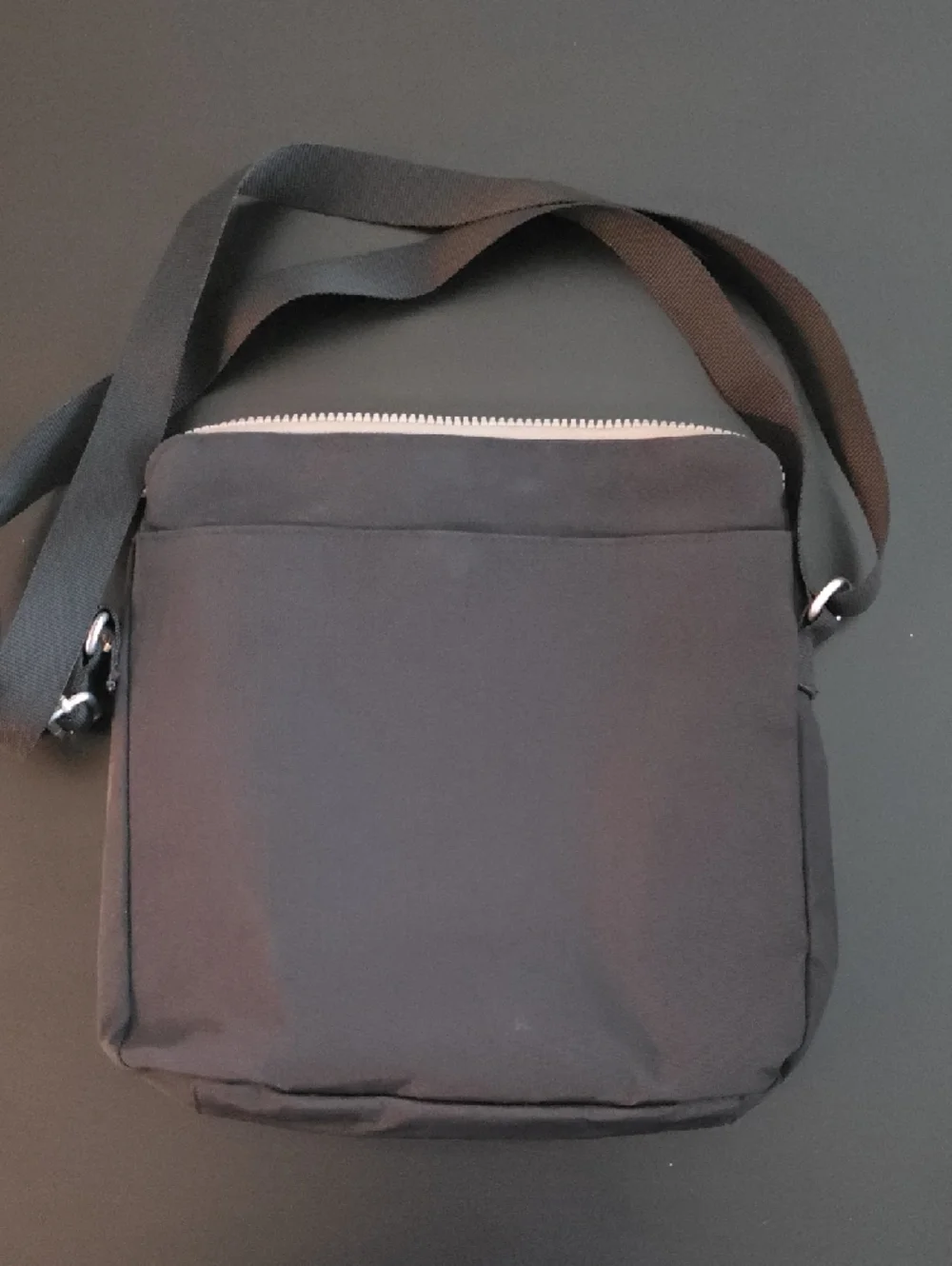 Baggallini Comrade Crossbody bag.